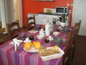 Café da manhã continental grátis todos os dias