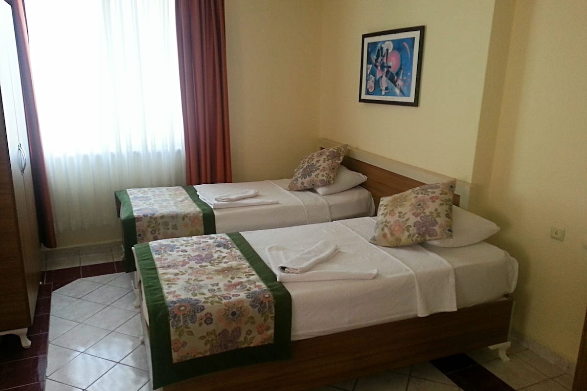 1 habitación, minibar, escritorio y insonorización