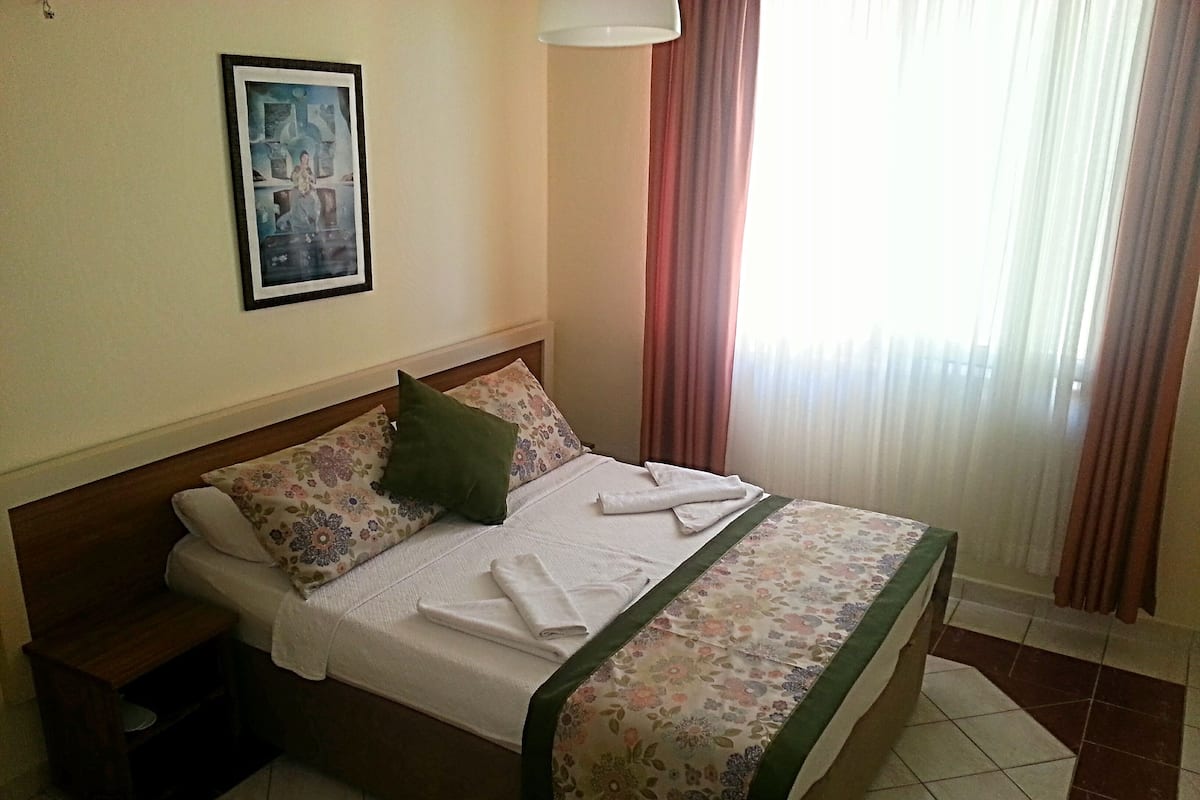 1 habitación, minibar, escritorio y insonorización