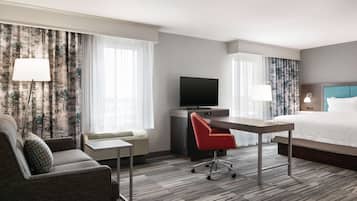 Studio, 1 King Bed, Refrigerator & Microwave (Wet bar) | In-room safe, free WiFi, bed sheets