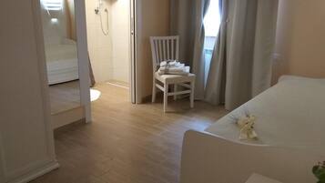 Desk, blackout curtains, free WiFi, bed sheets