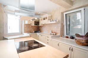 Fridge, microwave, coffee/tea maker - Luxury Old Town (Budva)