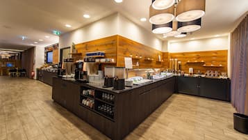 Morgenmadsbuffet hver dag (17.90 EUR pr. person)