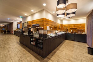 Daily buffet breakfast (EUR 17.90 per person) - Best Western Hotel Wiesbaden (Wiesbaden)