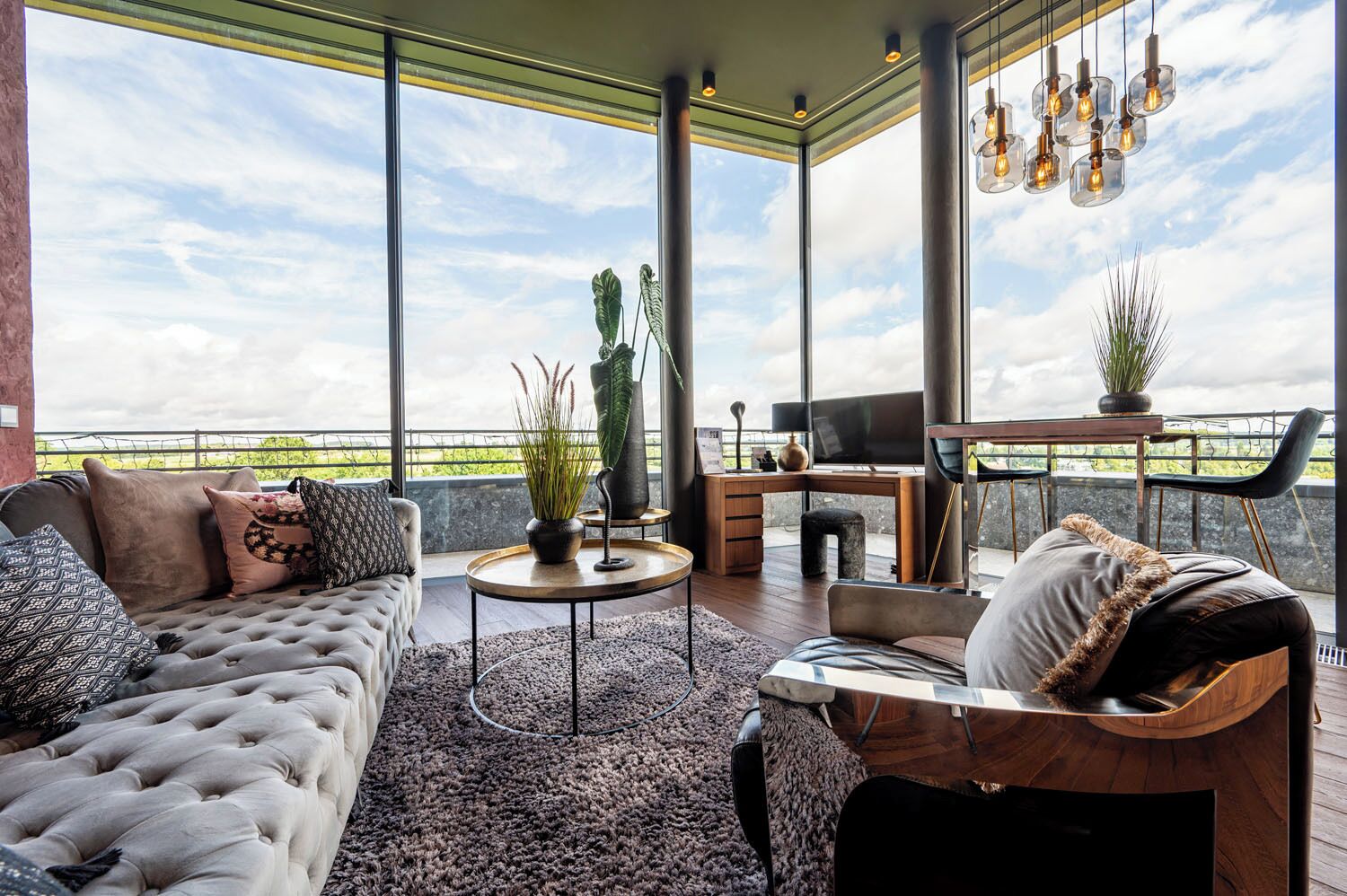 Penthouse Suite, Balcony | Living area