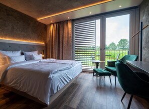 Comfort Room, Balcony | Hypo-allergenic bedding, in-room safe, desk, blackout drapes - Meiser Design Hotel (Dinkelsbuehl)