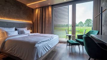 Comfort Room, Balcony