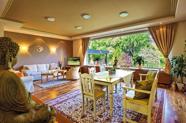 Télévision à écran plat