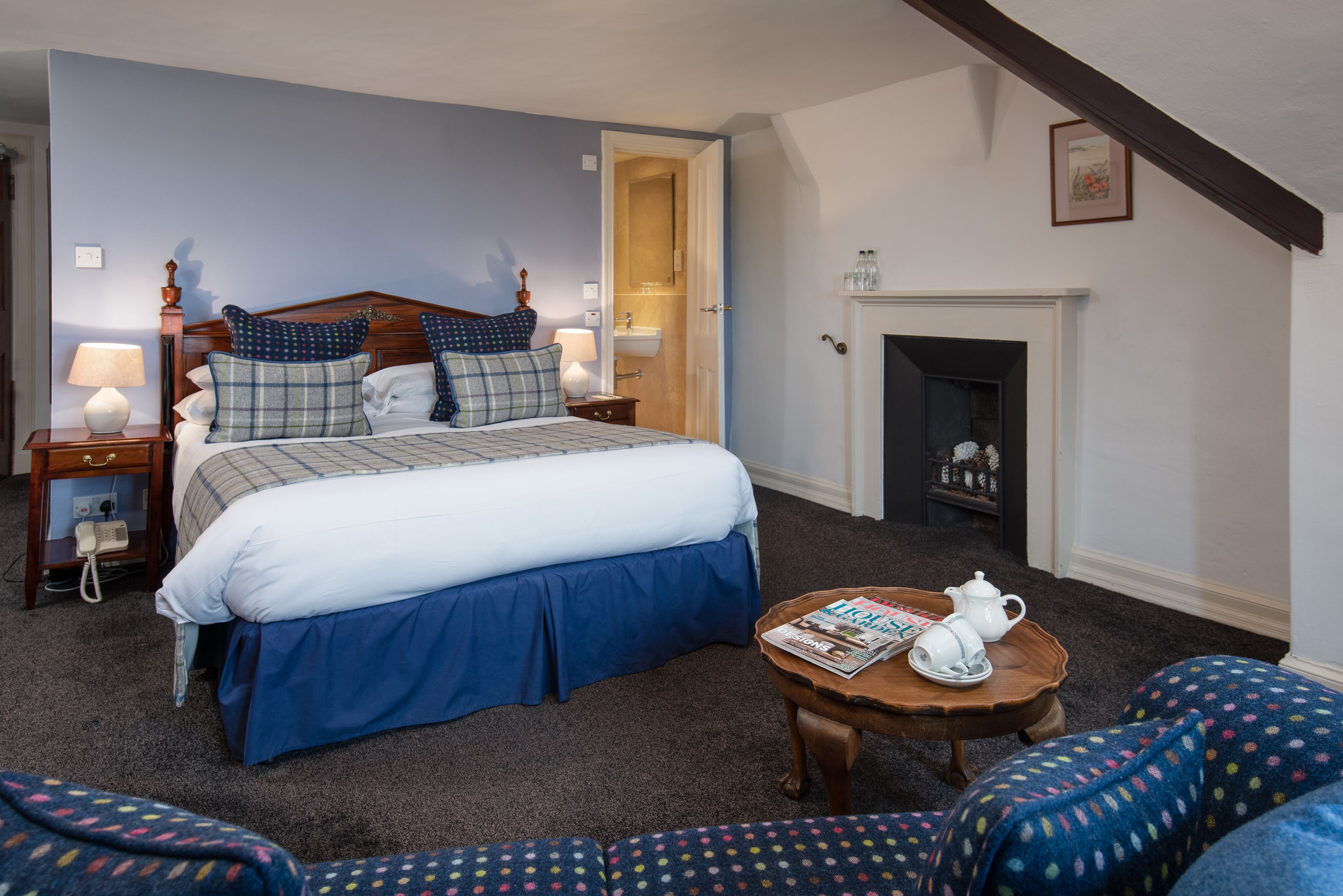 standard double room | 1 bedroom, individually decorated, individually furnished