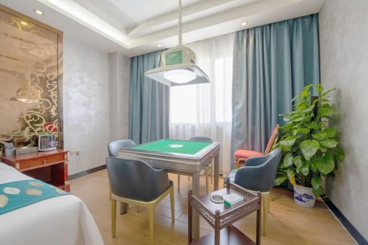 Desk, blackout curtains, free WiFi, bed sheets