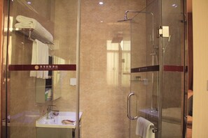 Shower, free toiletries, hair dryer, slippers - Kailong International Hotel (Shenzhen)