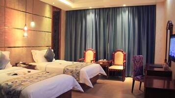 Deluxe Twin Room | Desk, blackout drapes, free WiFi, bed sheets