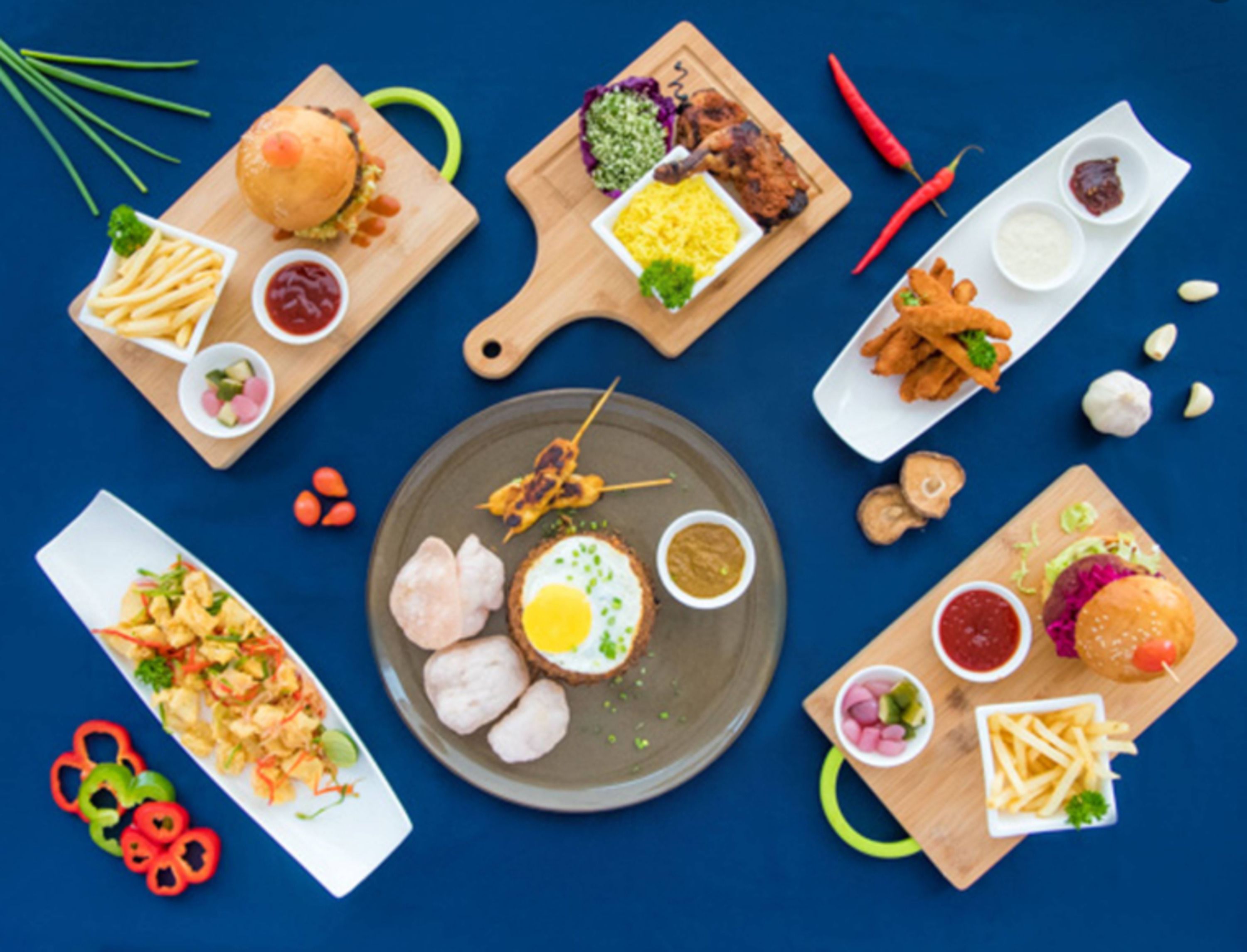 Daily cooked-to-order breakfast (USD 10 per person)