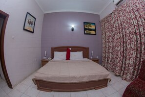 Exclusive Suite, 1 Double Bed (Royal Suite) | 1 bedroom, premium bedding, minibar, in-room safe