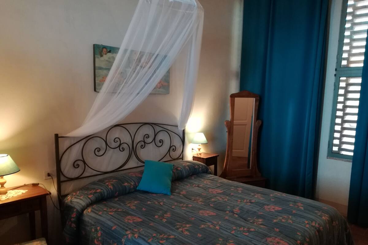 Double Room | Premium bedding, free WiFi, bed sheets