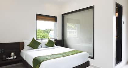 Treebo Malhaar Regency