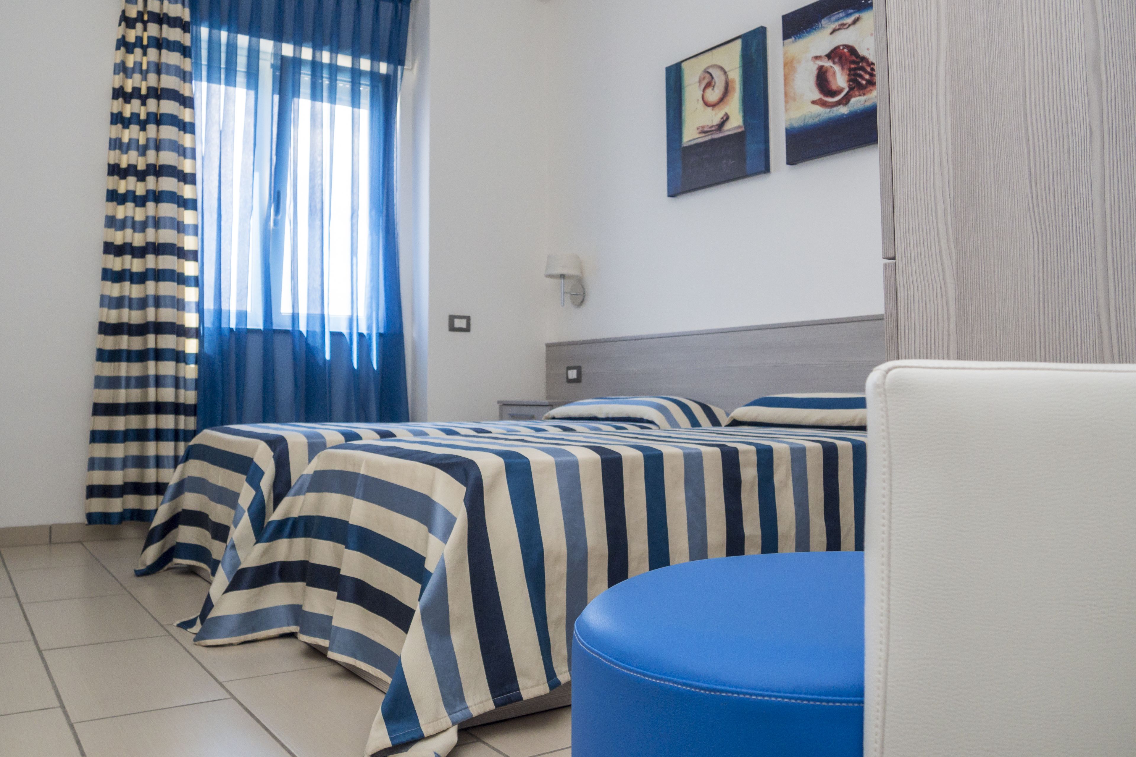 Couette en duvet d'oie, coffres-forts dans les chambres, bureau