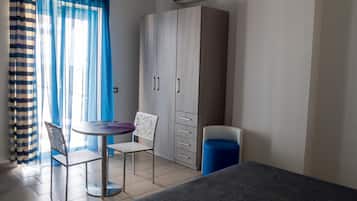 Down duvets, in-room safe, desk, blackout curtains