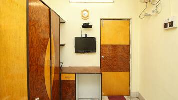 Double or Twin Room | Room amenity