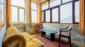 Double or Twin Room | Living room | TV