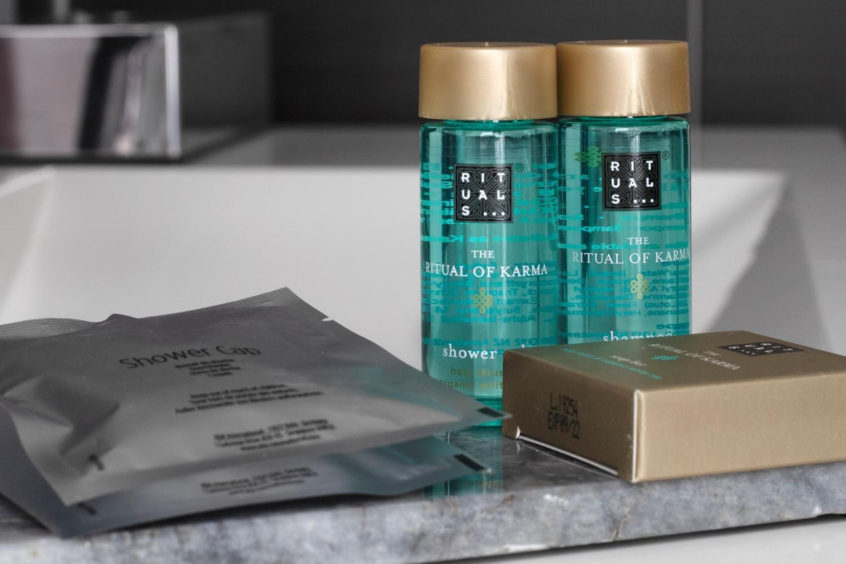 shower, free toiletries, towels