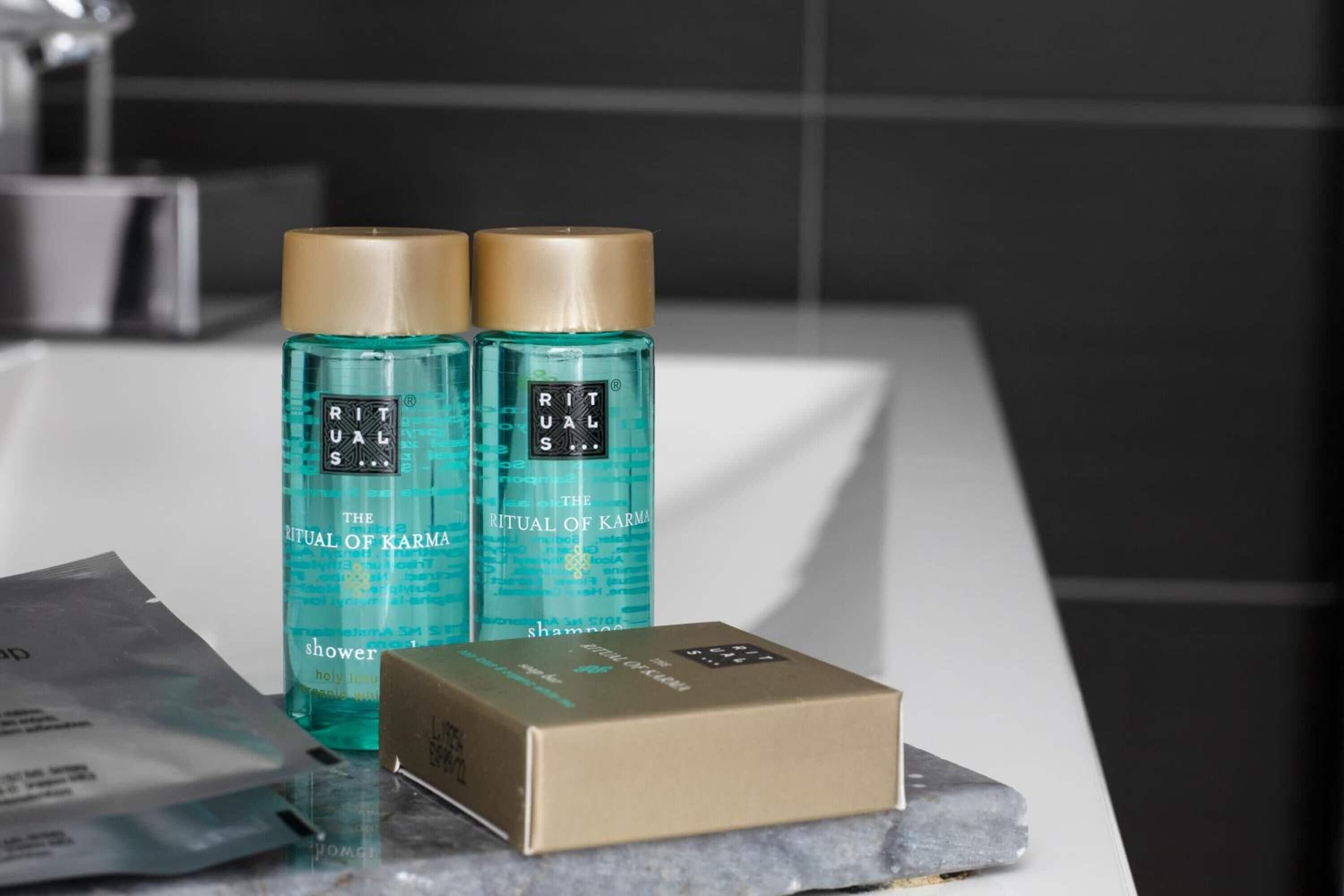 shower, free toiletries, towels