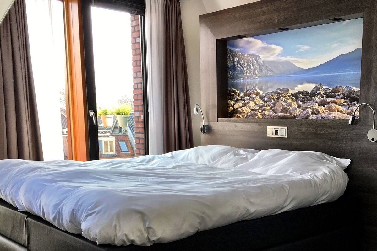 Superior Room | In-room safe, desk, soundproofing, iron/ironing board