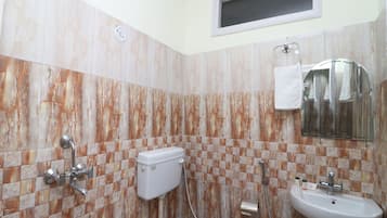Double or Twin Room | Bathroom | Shower, free toiletries, towels
