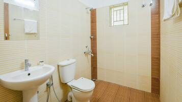 Double or Twin Room | Bathroom | Shower, free toiletries, towels