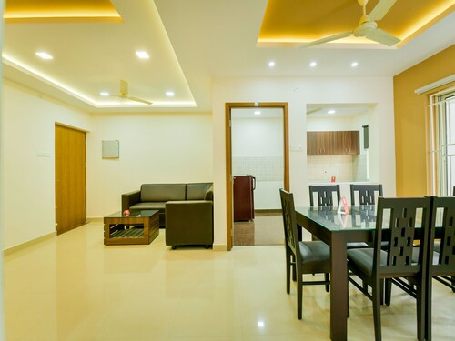 OYO 14271 Modern Studio Near Lulu Mall