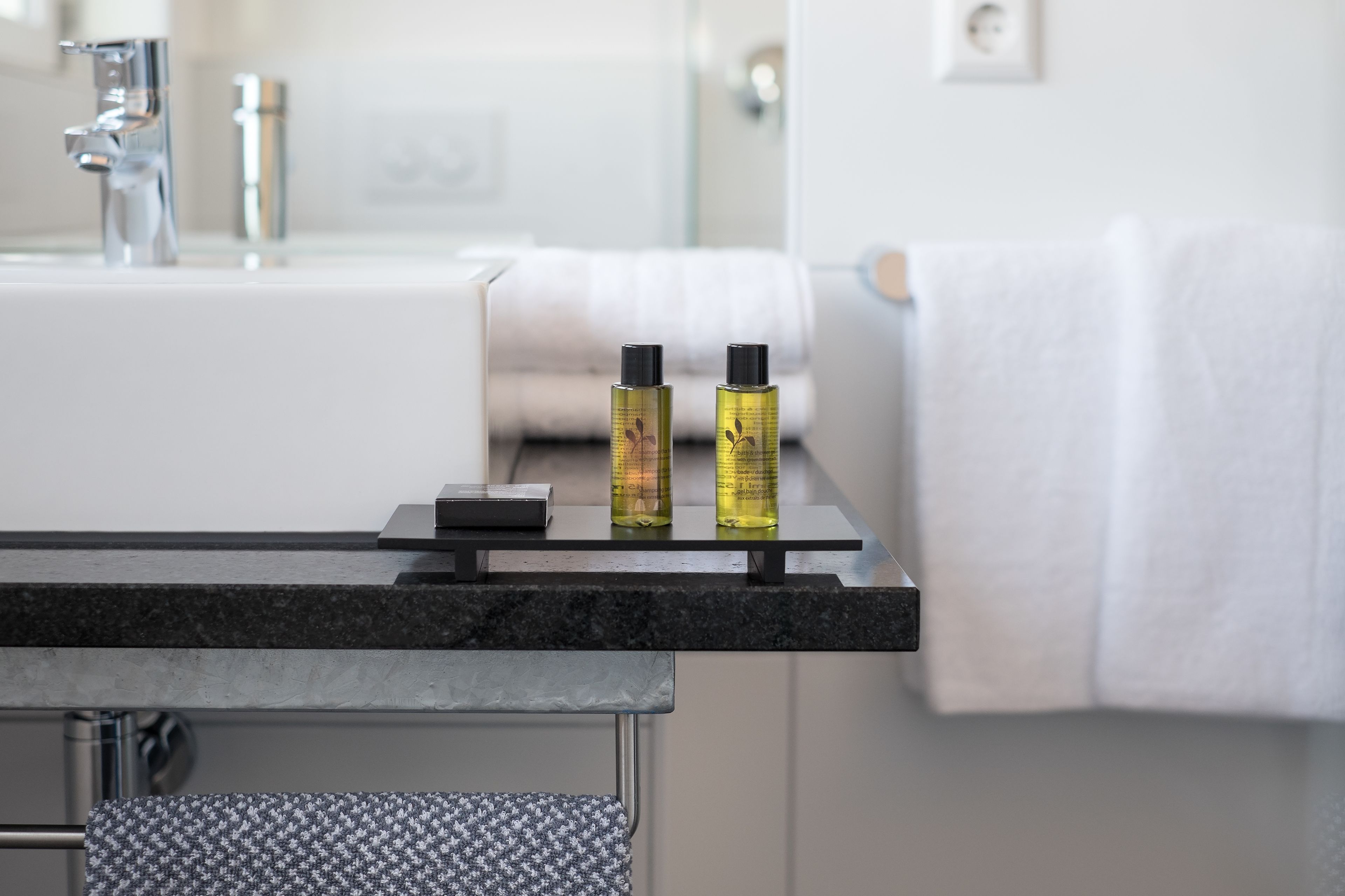 shower, rainfall showerhead, free toiletries, hair dryer