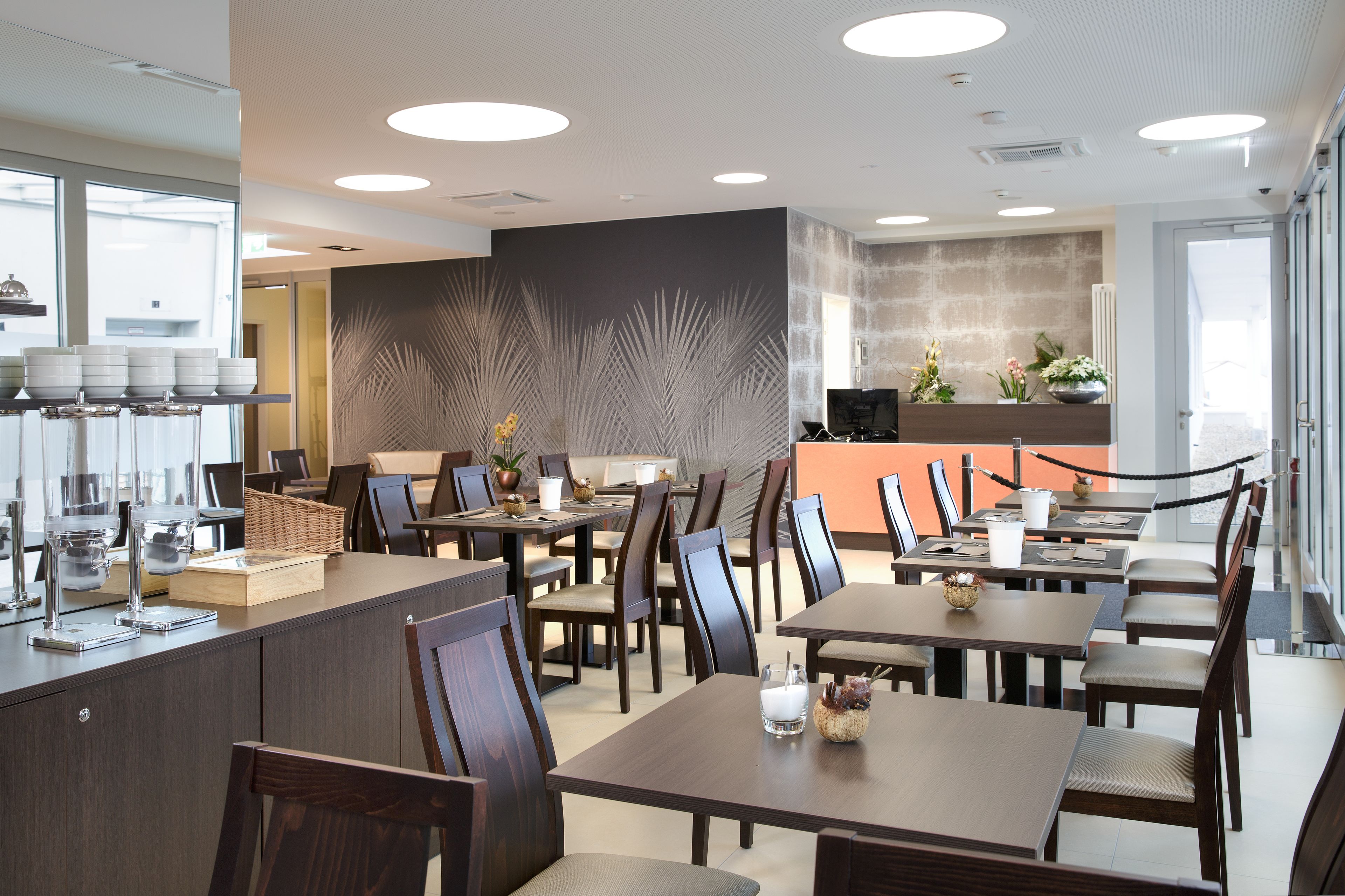 매일 뷔페 아침 식사(1인당 EUR 12.50)