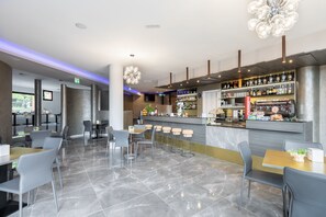 Bar (on property) - Lake Como Golf Hotel (Carimate)