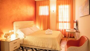 Standardzimmer | Minibar, Zimmersafe, Schreibtisch, schallisolierte Zimmer