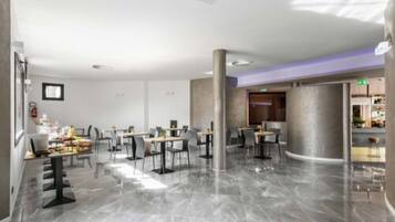 Tägliches inbegriffenes Frühstücksbuffet