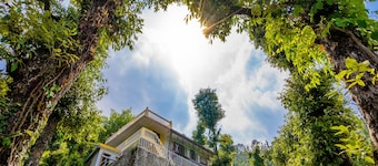OYO 14132 Home Elegant 1BHK Kempty Road