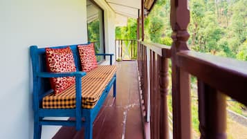 Double or Twin Room | Balcony