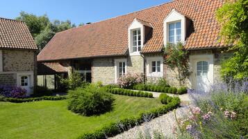 Khuôn viên nơi lưu trú