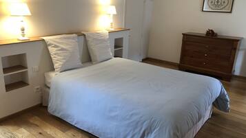 Departamento | 1 habitación, ropa de cama de alta calidad y escritorio
