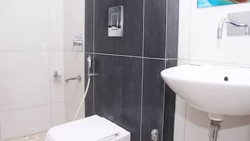 Double or Twin Room | Bathroom | Shower, free toiletries, towels