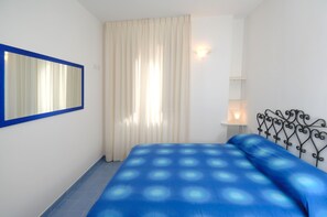 Apartment, 2 Bedrooms, Kitchen | Egyptian cotton sheets, premium bedding, in-room safe, desk
