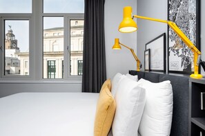 Estudio (Sleeps 3) | Ropa de cama de alta calidad, escritorio y cortinas blackout