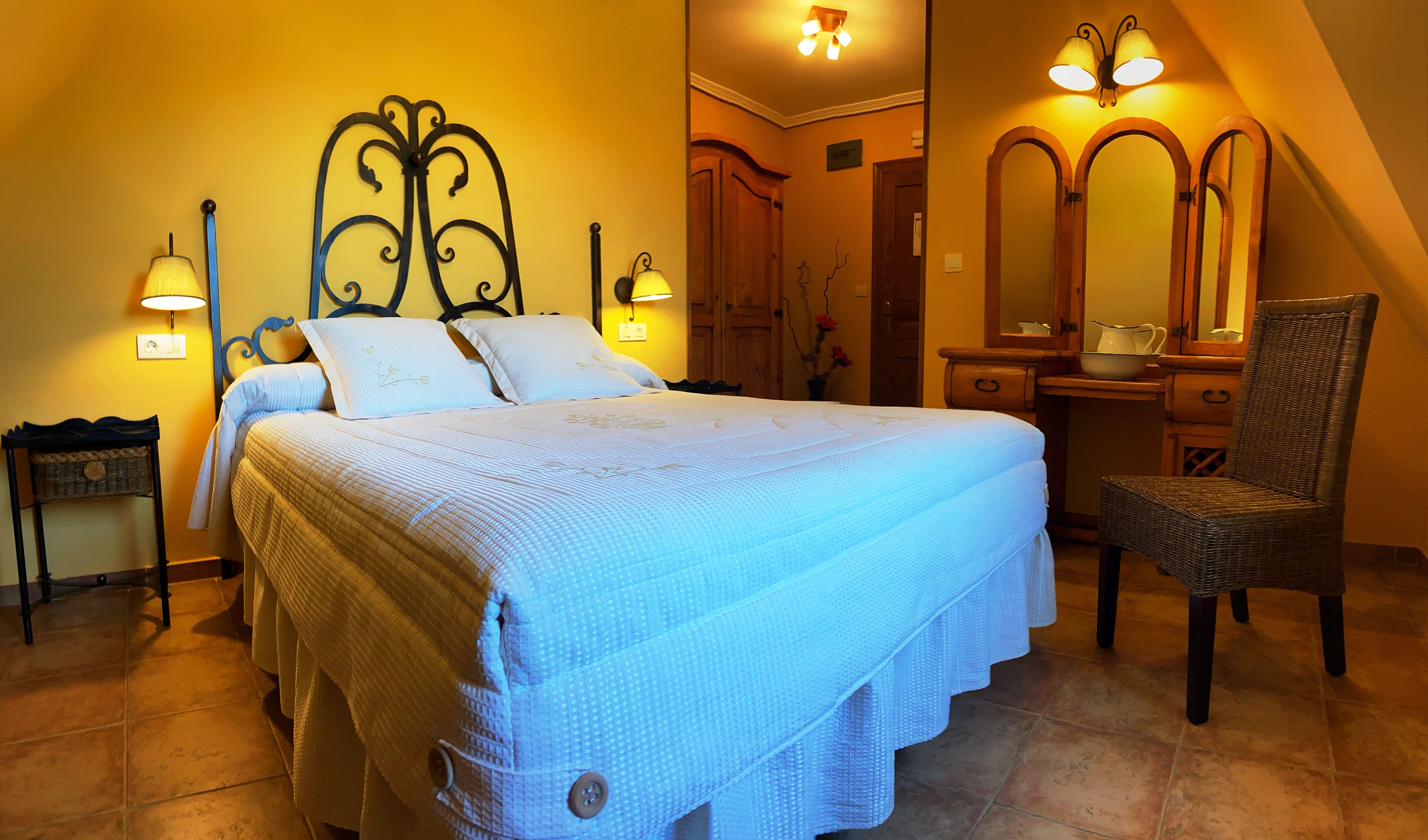 standard double or twin room | hypo-allergenic bedding, desk, free wifi, bed sheets