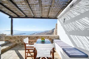 คลาสสิกชาเลท์ | ลานระเบียง/นอกชาน