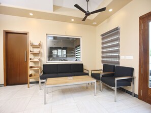 Lobby sitting area - OYO 13302 Hotel Ashvattha (Chennai)