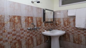 Double or Twin Room | Bathroom | Shower, free toiletries, towels