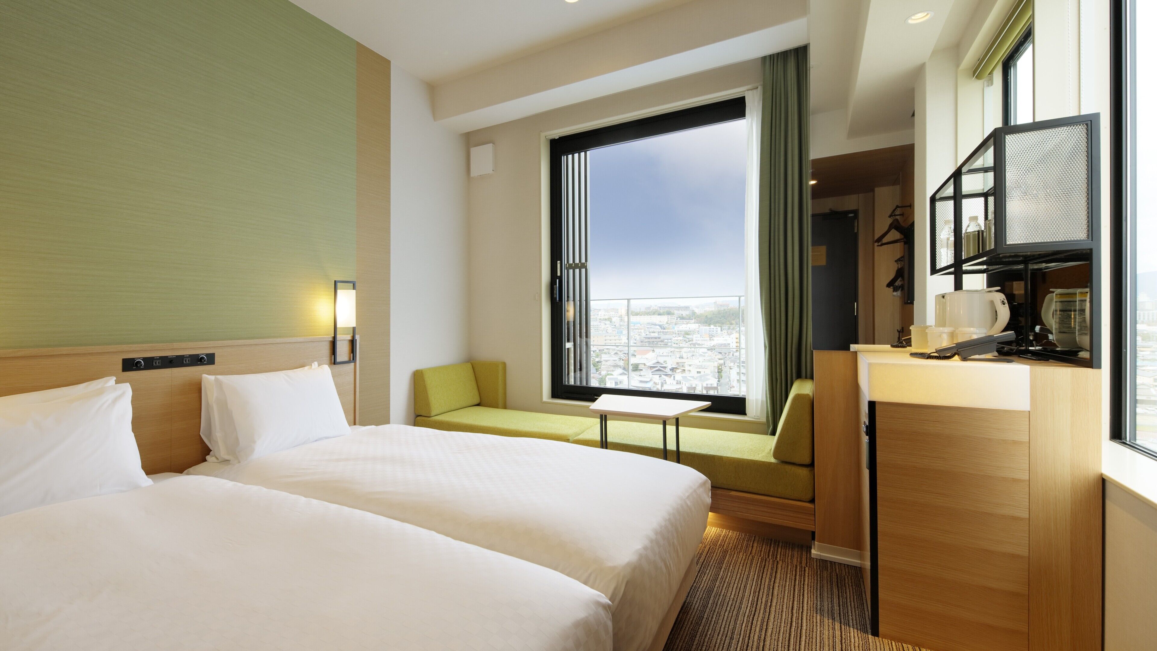 Free WiFi, bed sheets
