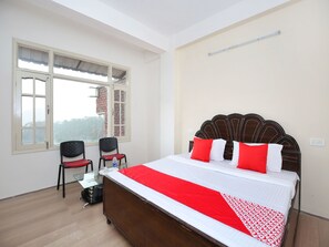 Double or Twin Room - OYO 13433 Home Kasauli View 2BHK Dharampur (Kasauli)