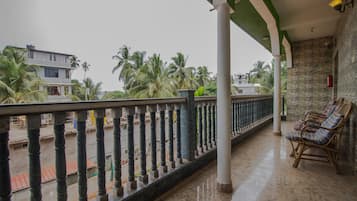 Double or Twin Room | Balcony