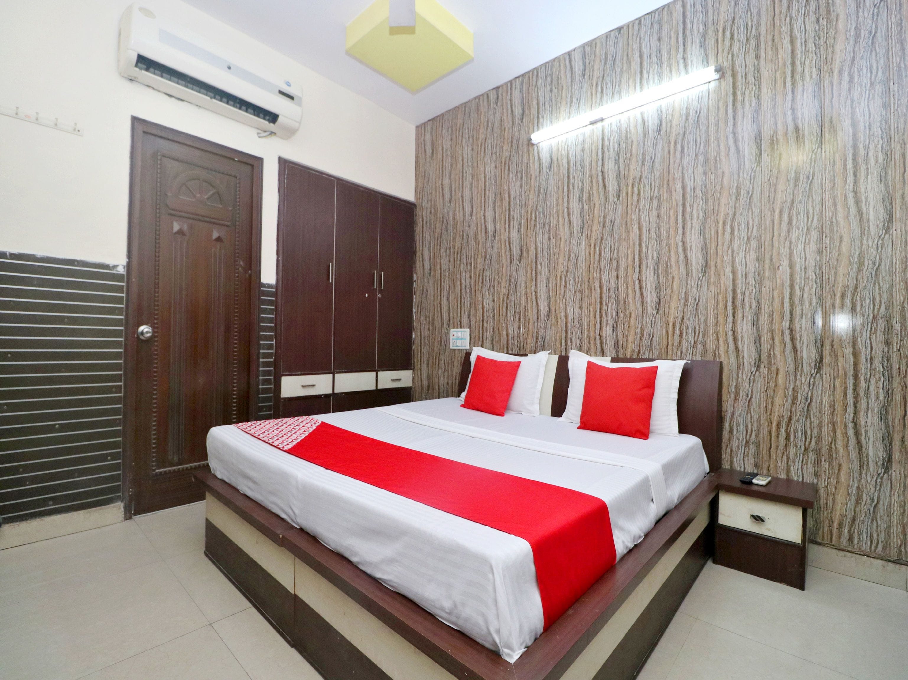 Deluxe Double or Twin Room, 1 King Bed | Free WiFi
